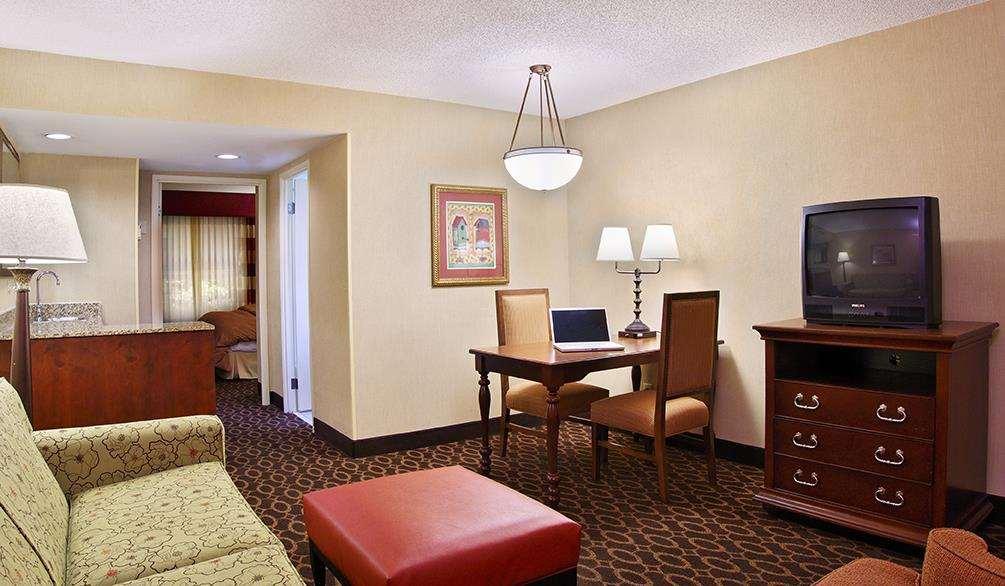 Embassy Suites By Hilton Atlanta Airport College Park Habitación foto