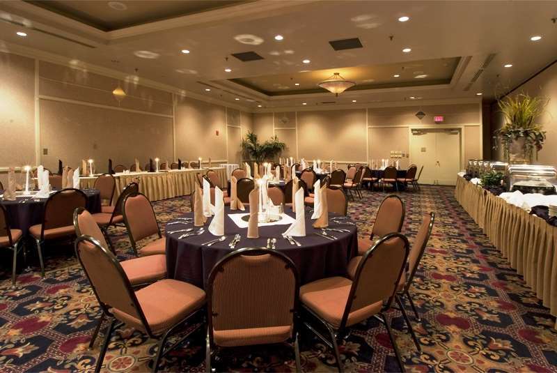 Embassy Suites By Hilton Atlanta Airport College Park Facilidades foto