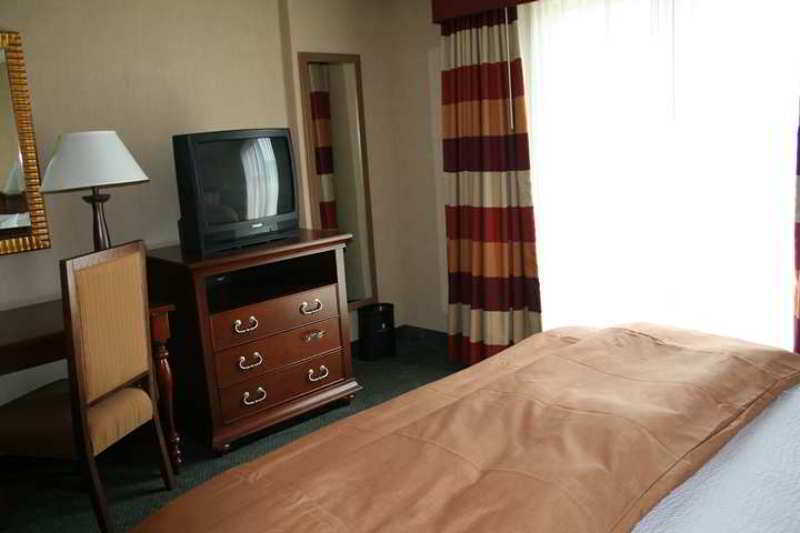 Embassy Suites By Hilton Atlanta Airport College Park Habitación foto